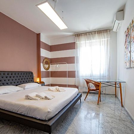 מרינה די קררה Elegante Camera Con Finiture Di Lusso Appena Ristrutturata מראה חיצוני תמונה