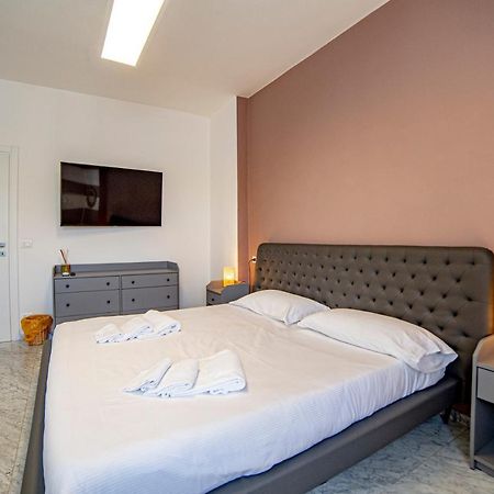מרינה די קררה Elegante Camera Con Finiture Di Lusso Appena Ristrutturata מראה חיצוני תמונה