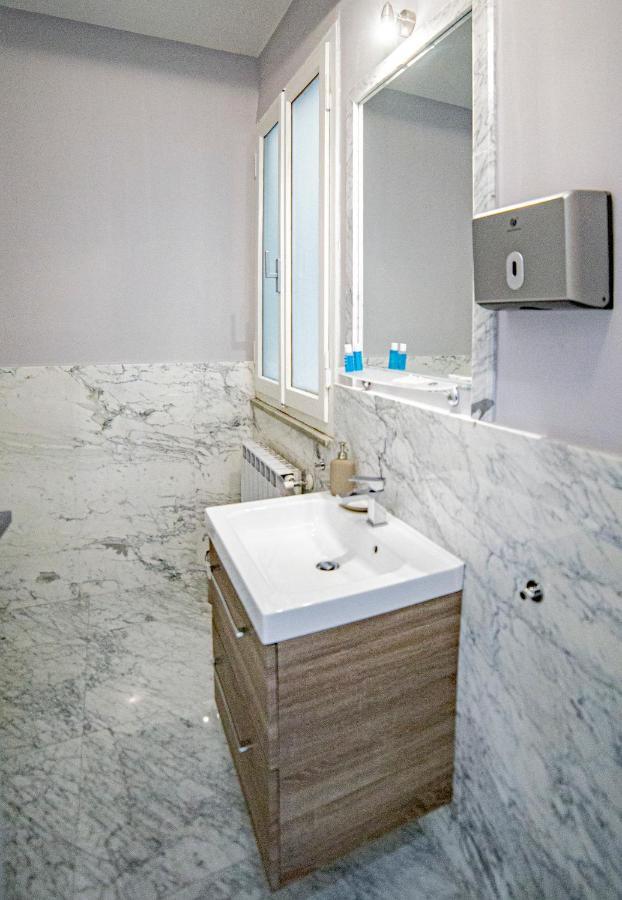 מרינה די קררה Elegante Camera Con Finiture Di Lusso Appena Ristrutturata מראה חיצוני תמונה
